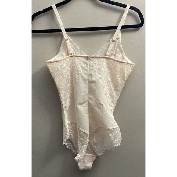 Pinsy Women's Sz XL Whisper Pink Smoothing Lace Shapesuit Shapewear Bodysuit - Picture 2 of 4